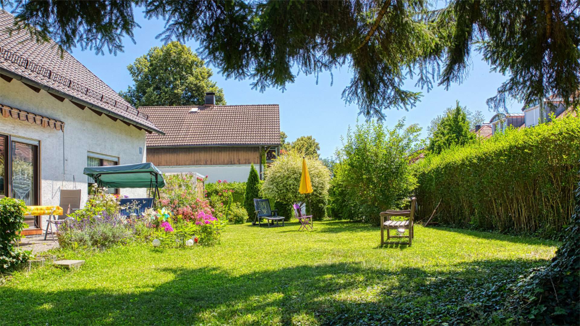 Schöner Garten mit Haus in Forstenried